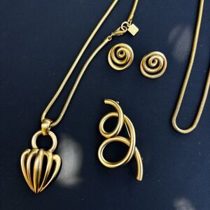 Anne Klein Signed Matte Gold Modernist Necklace & Brooch Set + Matching Earrings